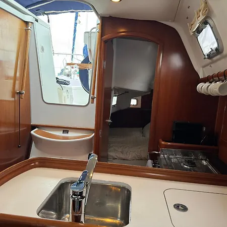 Charmante Segelyacht, Marina San Miguel, Teneriffa-sued ספינת מלון